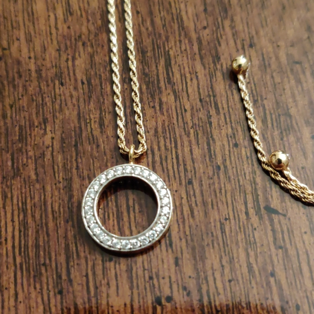 Adjustable slide necklace